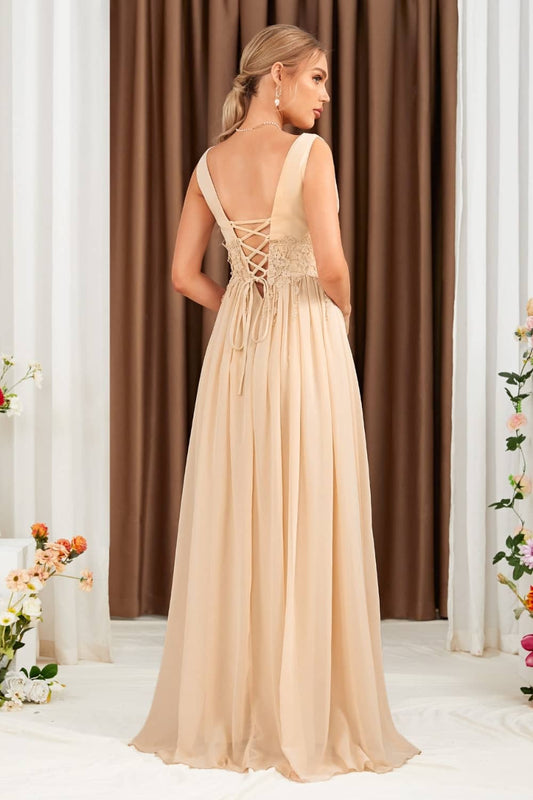 Robe à Lacets dans le Dos